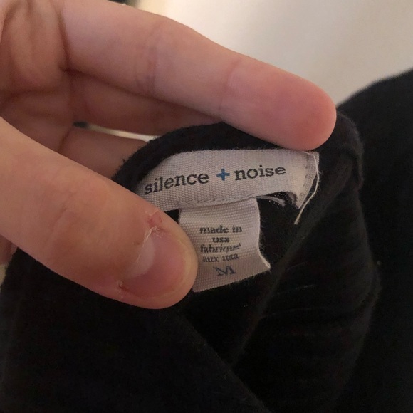 Off-Shoulder Black Dress - Picture 4 of 4